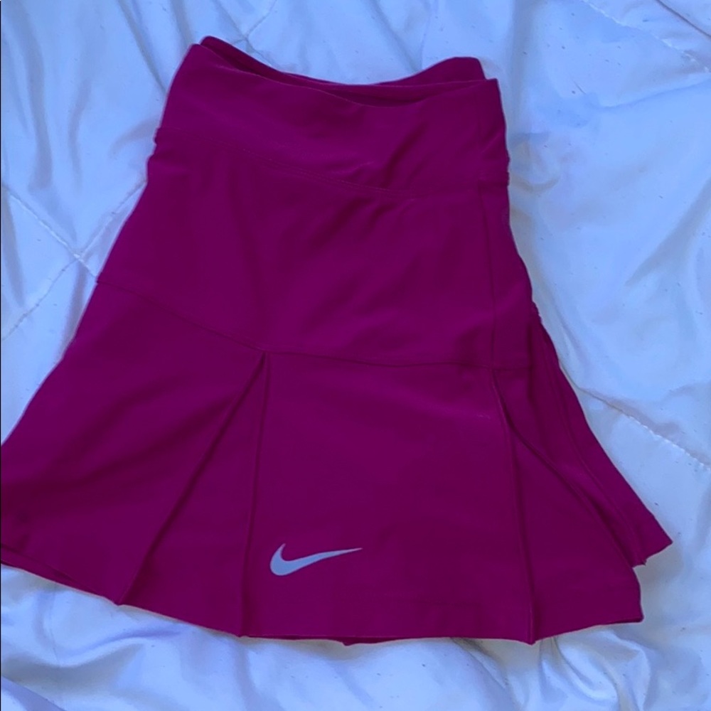 Nike magenta tennis skirt